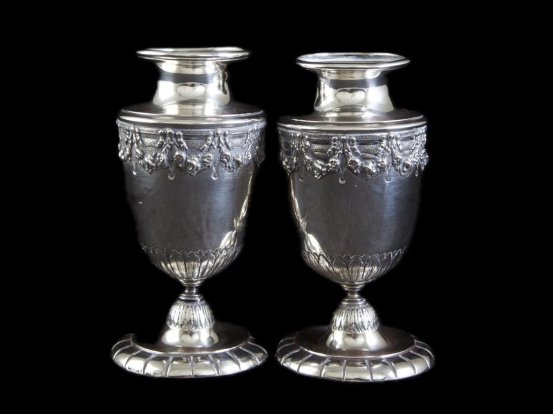 PAR DE JARRAS “LEITÃO E IRMÃO”