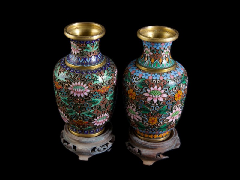 DUAS JARRAS EM CLOISONNÉ