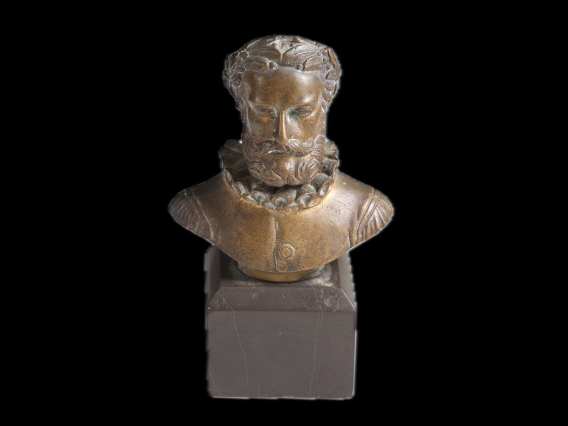 BUSTO DE “LUIS DE CAMÕES”