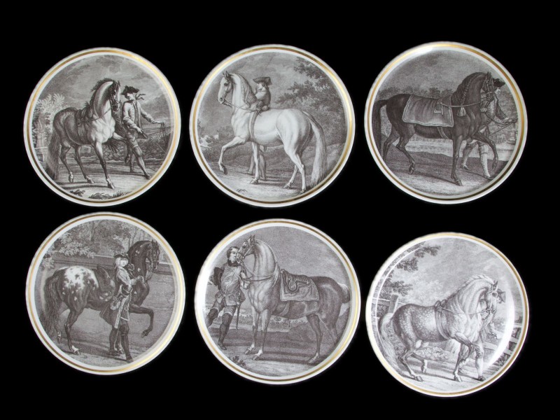 COLECÇÃO DE SEIS PRATOS “MOTIVOS EQUESTRES”