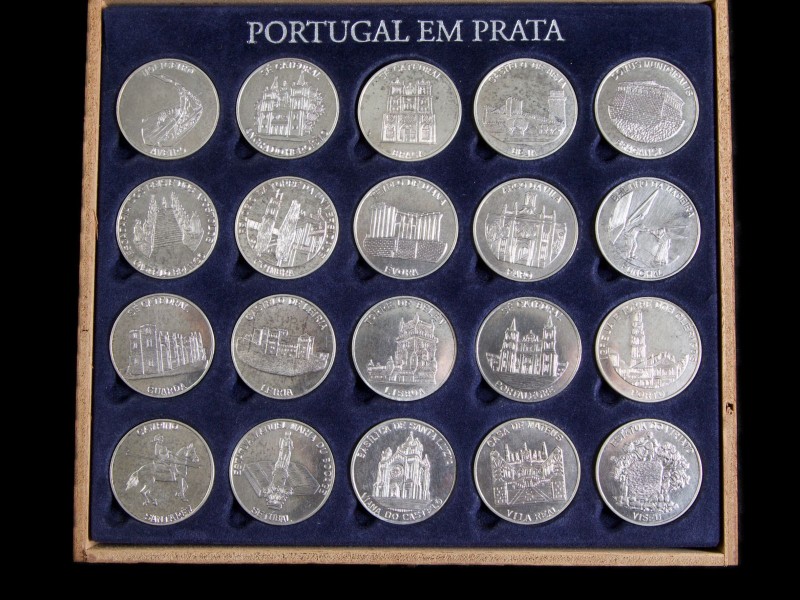 COLECÇÃO DE MEDALHAS – {PORTUGAL EM PRATA}
