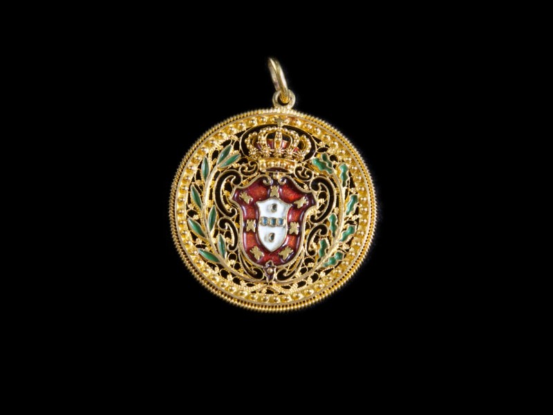 MEDALHA ARMORIADA