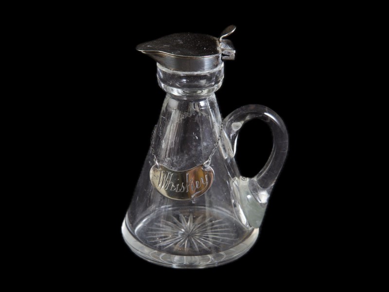 RARA E INVULGAR CANECA DE DOSE INDIVIDUAL PARA WHISKY