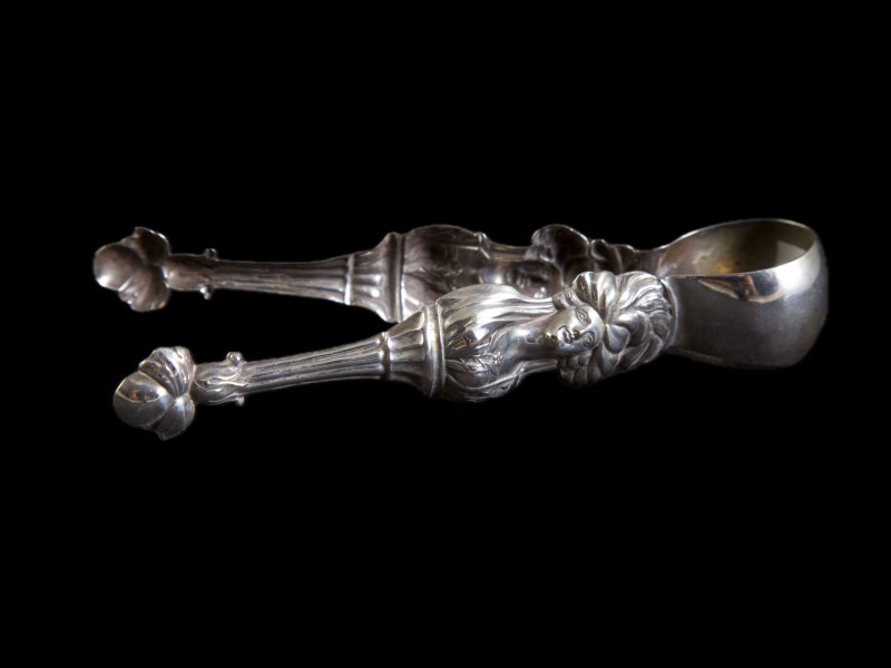PINÇA DE AÇUCAR “ARTE-NOVA”